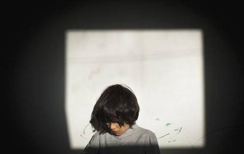 小孩患上孤独症妈妈该怎么办?孤独症的治疗方法有什么?